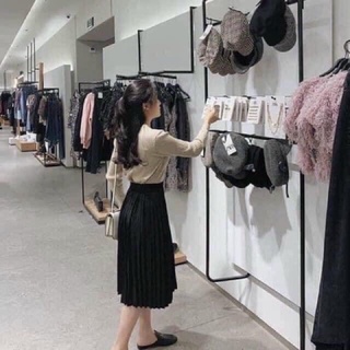Chân váy xếp ly màu đen