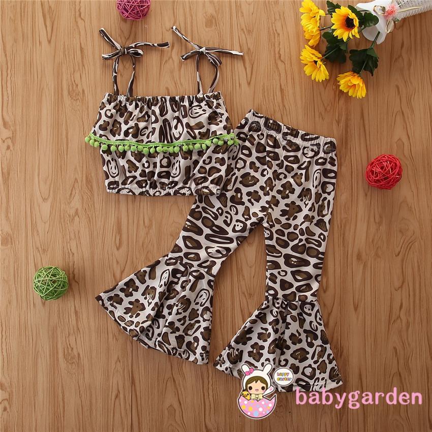 Áo sát nách phối tua rua và quần ống loe cho bé gái