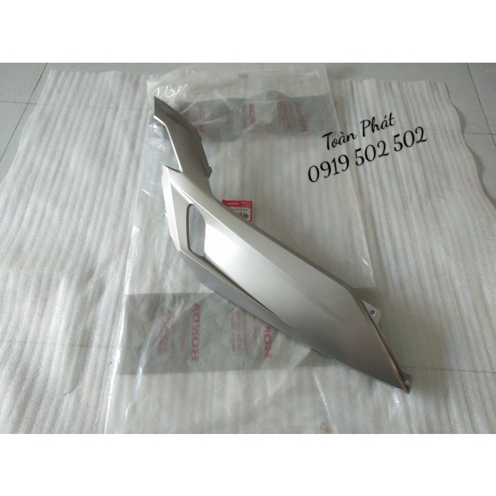 LƯỜN DƯỚI - BỤNG BỢ GẦM MÀU BẠC BÊN PHẢI - 64350K59A70ZF - VARIO 125/150 2019 CHÍNH HÃNG HONDA INDONESIA