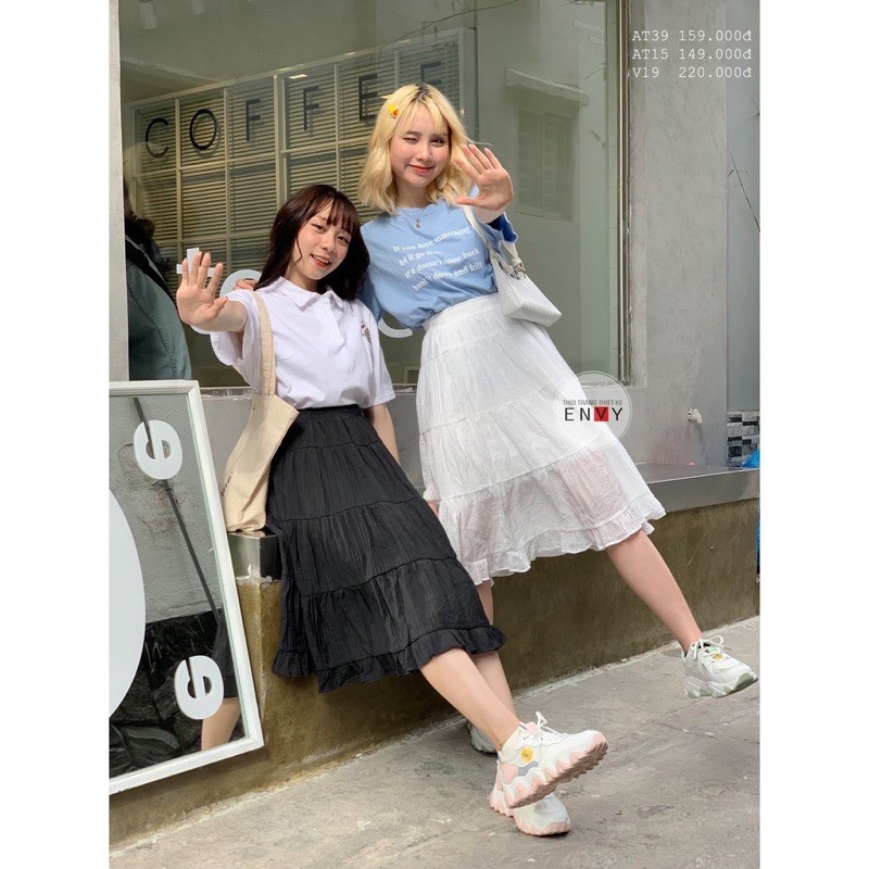 Pass chân váy trắng xoè