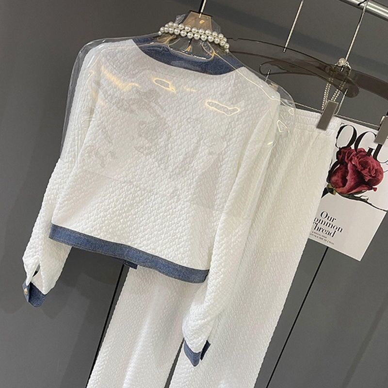 Set đồ hai món cá tính trẻ trung thiết kế mới thời trang mùa thu 2021 cho nữ