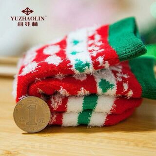 Tất xù Noel cho bé