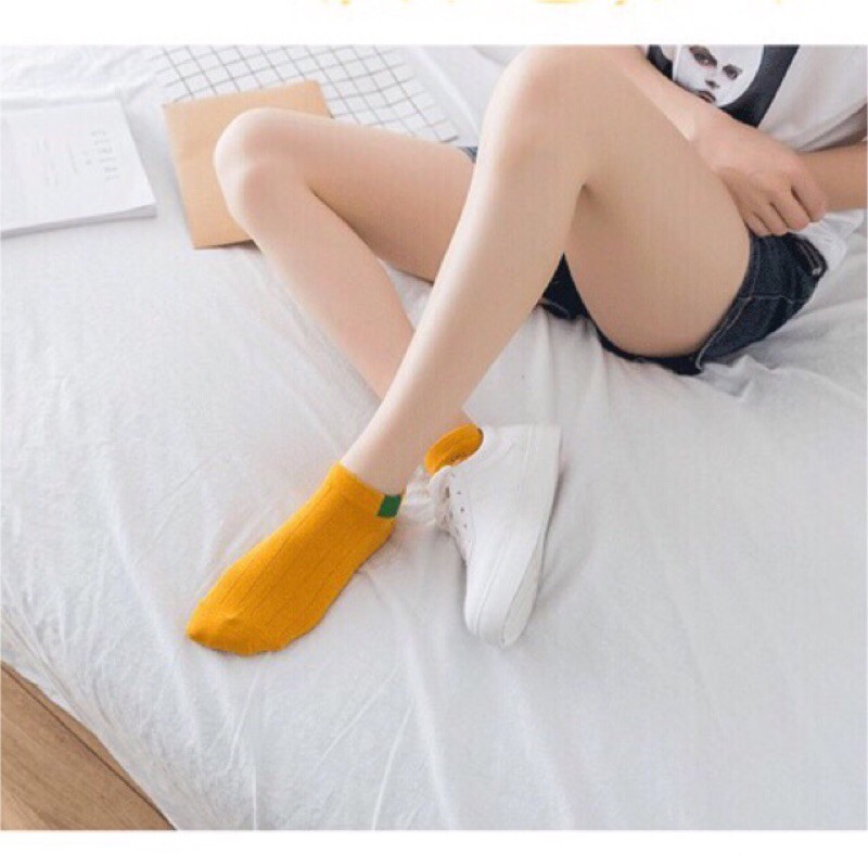 Tất vớ chấm vạch phong cách HQ