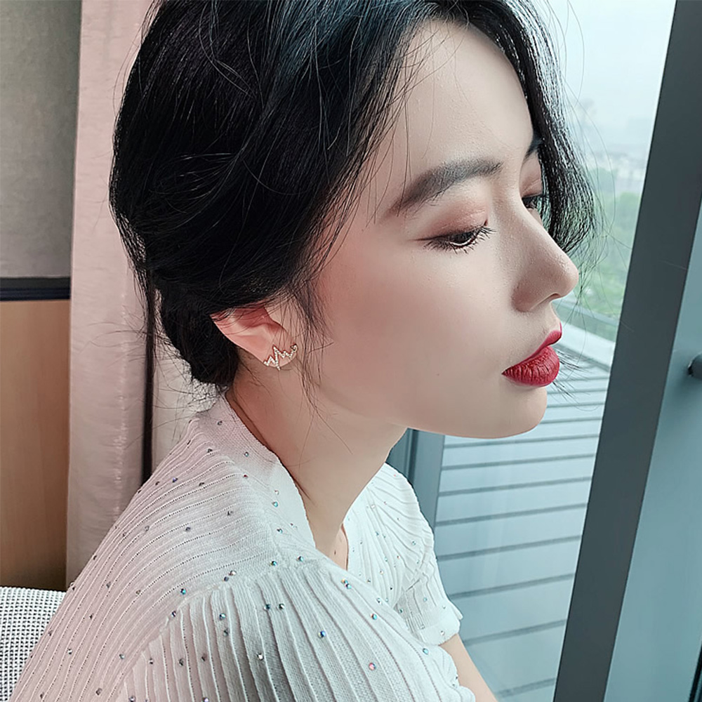 Khuyên tai hình nhịp tim thời trang độc đáo cho nữ