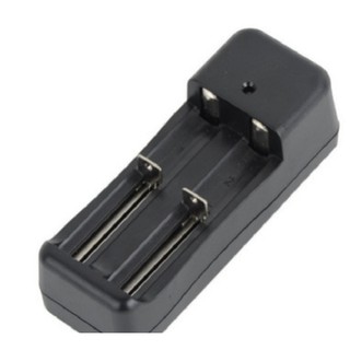 Sạc pin 18650 loại 1 cell và 2 cell