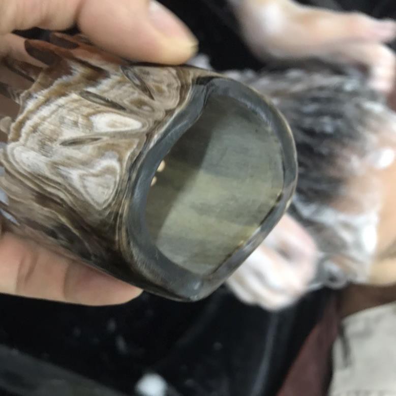 Lược gội đầu dưỡng sinh sừng trâu tròn chải cực êm vai gáy