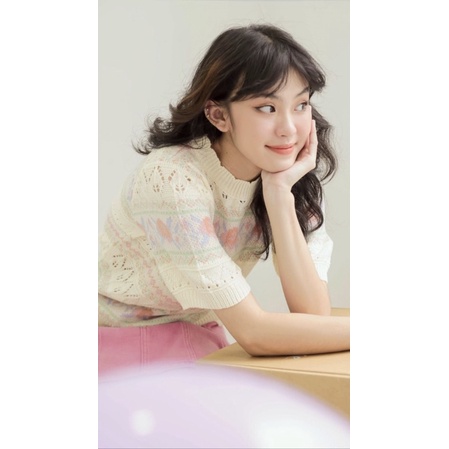 Áo len hoạ tiết hoa Hazel top | BigBuy360 - bigbuy360.vn