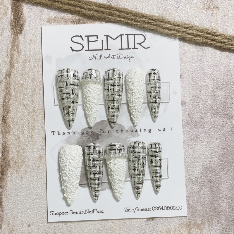 Nailbox thiết kế - móng giả kẻ dạ tweed phối charm thiên thần sang chảnh TUE001