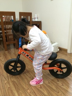 Giày thể thao bé trai bé gái