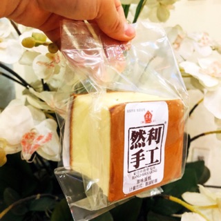 Bánh bông lan mông to mịn màng
