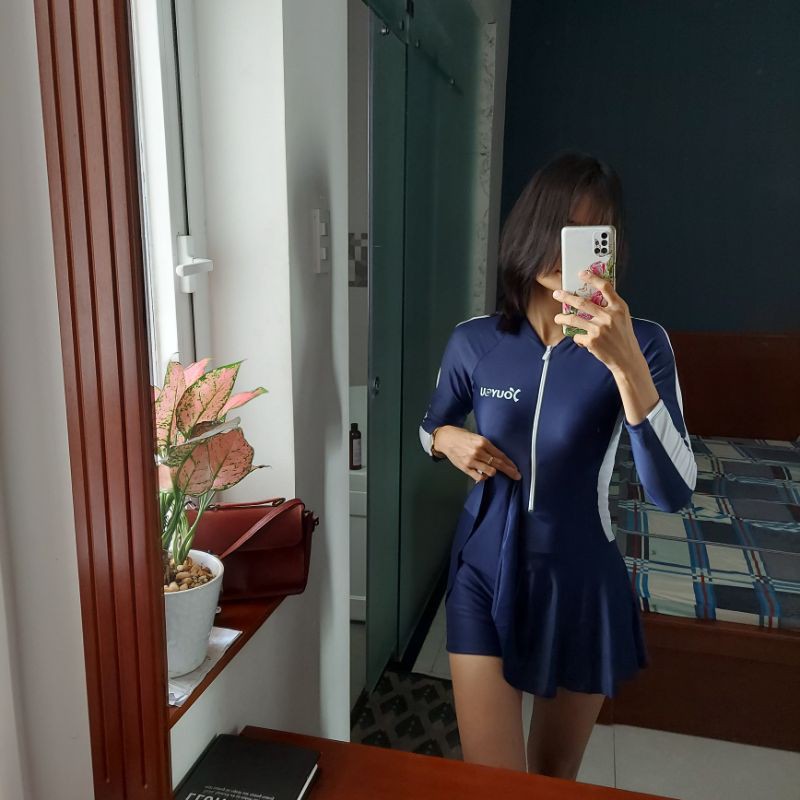 Đồ bơi dài tay kiểu váy cho nữ ,trẻ lớn, có mút, lót đùi liền váy bên trong kín đáo tiện lợi đi biển, đi bơi. | BigBuy360 - bigbuy360.vn