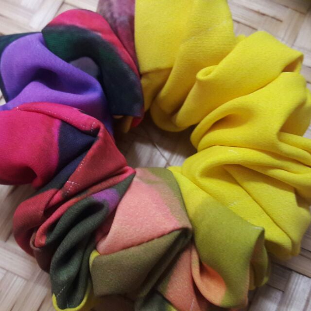 Scrunchies - Dây buộc tóc vải siêu đẹp màu vàng loan siêu cá tính