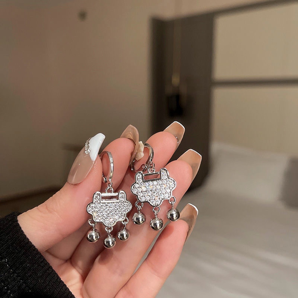 Khuyên Tai Dáng Dài Phối Chuông Phong Cách Trung Hoa Thời Trang