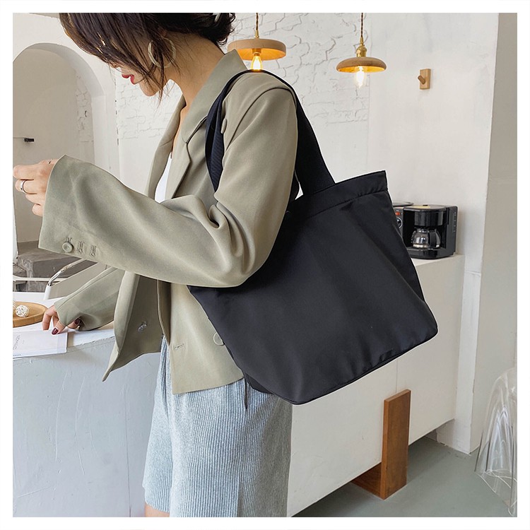 Waterproof Canvas Bag Female Big Capacity Bag Female College Students Korean Version Of Minimalist Hand Toilet Shoulder