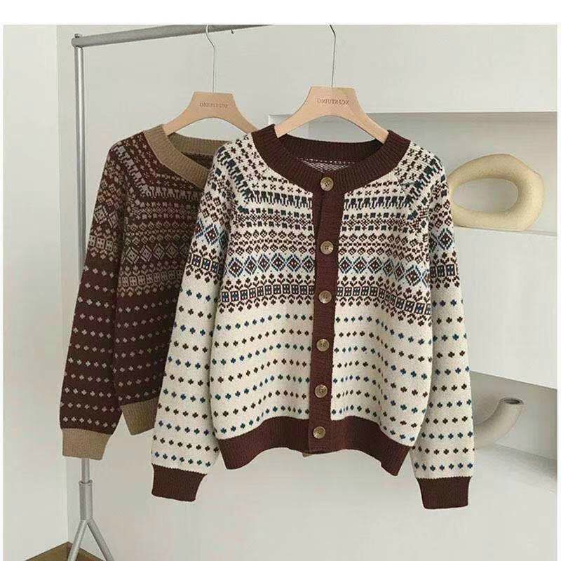 Áo khoác cardigan len thổ cẩm 2 màu nâu be