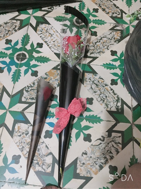 1 bó hoa hồng khổng lồ