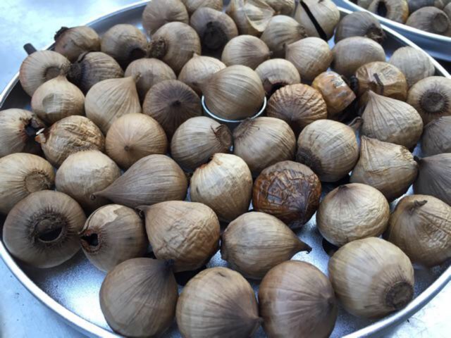 Tỏi đen cô đơn Lâm Anh  công nghệ Nhật Bản lên men 45 ngày,tặng thêm tỏi đen loại ngâm mật ong với mỗi đơn hàng bất kỳ | BigBuy360 - bigbuy360.vn