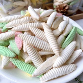 Bánh đuông dừa sữa, Bánh Men con sùng tuổi thơ