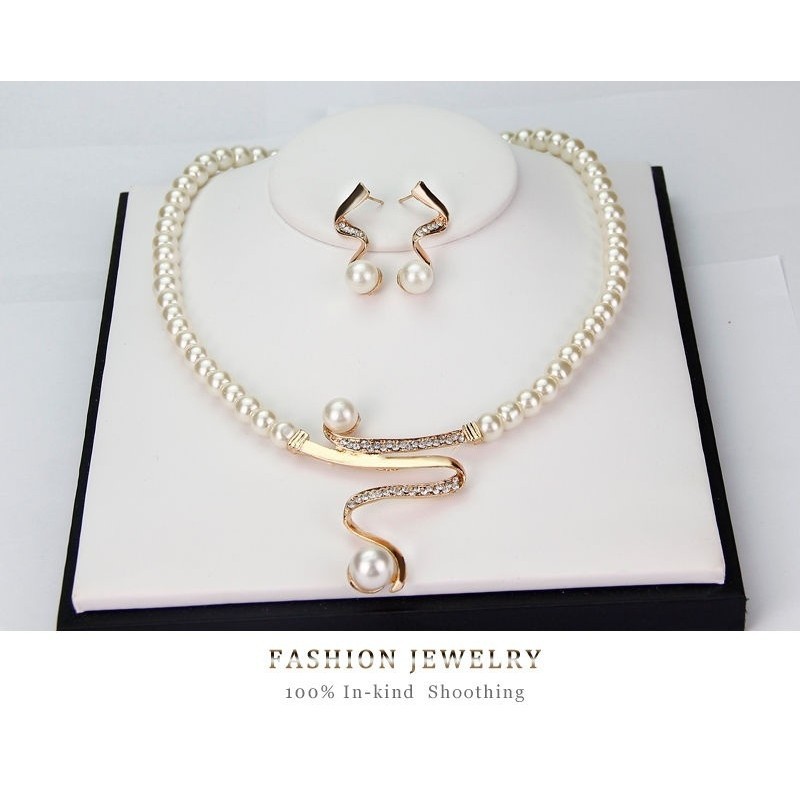 Bộ vòng cổ + bông tai đính ngọc trai cho cô dâu