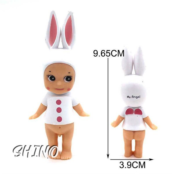 Em bé tai thỏ trắng