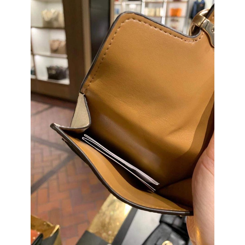 Ví Ngắn Cầm Tay Có Ngăn Đựng Thẻ Tròn Cỡ Nhỏ In Nhãn Hiệu Coach Georgie/6791 7250 4103