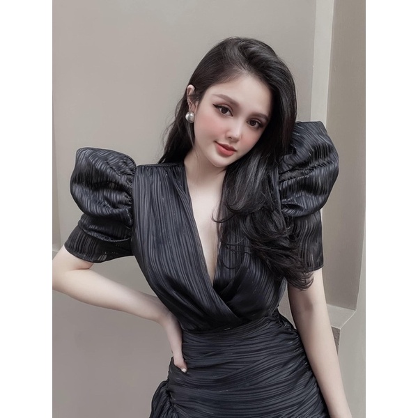 Váy đen cổ đắp lai bèo tay bồng Frozenhouse