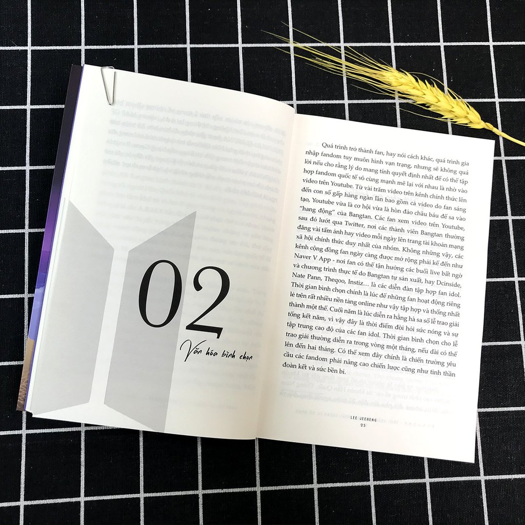 Sách - BTS Và A.R.M.Y - Thời Khắc Tươi Đẹp Nhất Chúng Ta Có Nhau (Kèm Postcard) | BigBuy360 - bigbuy360.vn