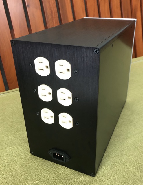 Vỏ thùng biến áp cách ly 1KVA