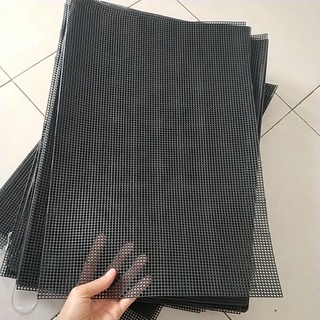 Canvas (nhựa) lỗ tròn 33*50cm, dùng nẹp mảnh móc và thêu sợi dệt 2mm