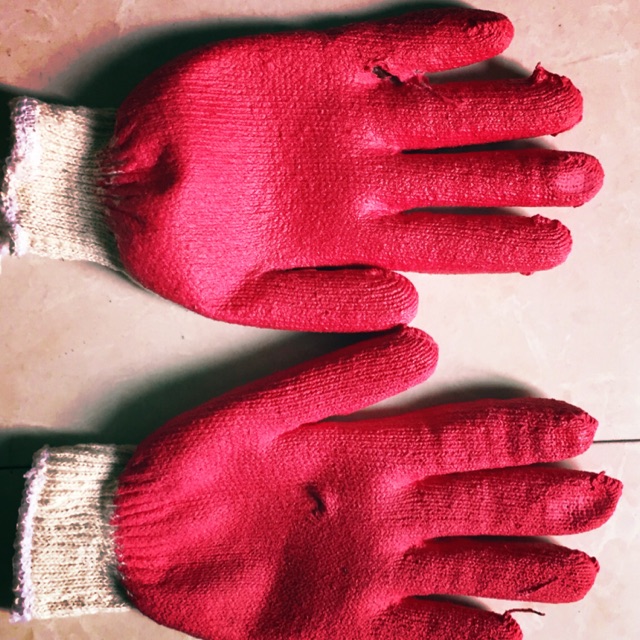 Găng tay. 1 đôi Găng tay lao động sơn đỏ dày xuất Hàn