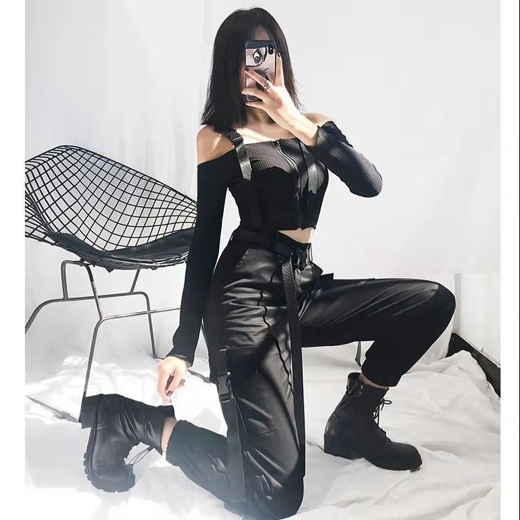 💥RẺ SẬP SÀN💥 Set đồ đen hot trend Ulzzang - Áo croptop dài tay trễ vai - Quần jogger kaki kèm đai belt cá tính