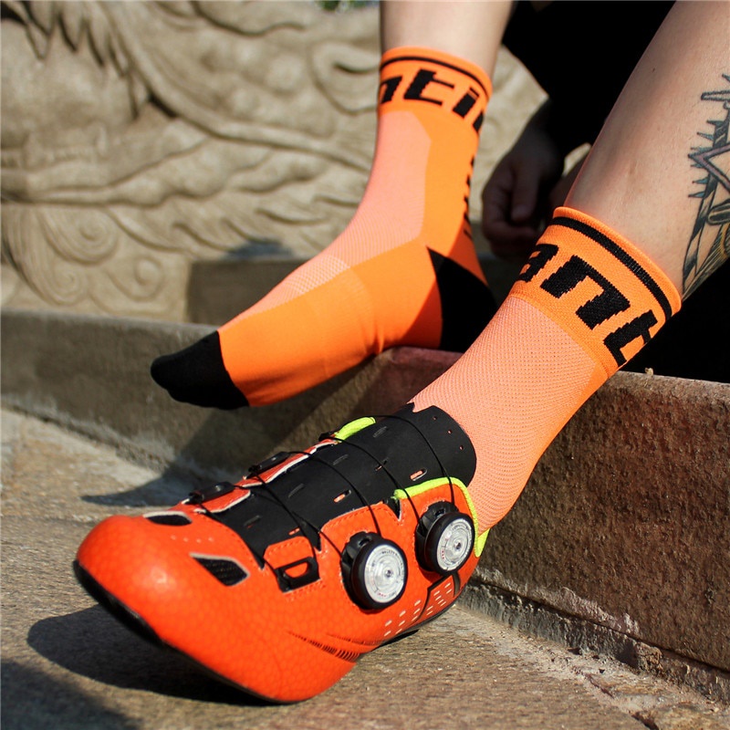 Santic Cycling Socks Men's & Women's MTB Bike Socks Breathable Anti-Sweat Bicycle Outdoor Sports Basketball Yoga Socks Free Size  6C09054