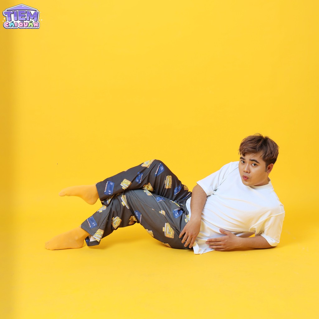 Quần hoạ tiết ĐỒ QUAY BĂNG TUỔI THƠ by Tiệm cái quần | BigBuy360 - bigbuy360.vn