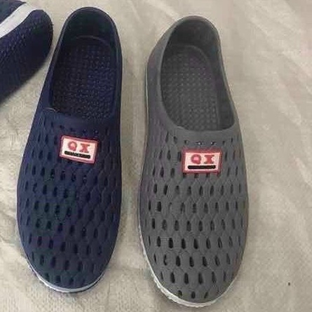 Giày sục, sục nhựa dẻo lỗ tổ ong Đi mưa nắng, giày bảo hộ lao động.