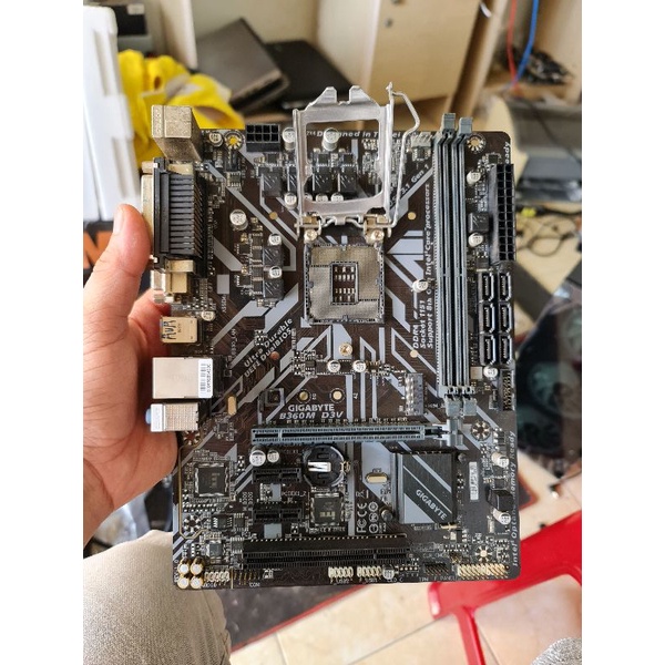 Main Gigabyte B360M (Chipset Intel B360/ Socket LGA1151/ VGA onboard/2 khe RAM DDR4) - Bảo hành 12 T