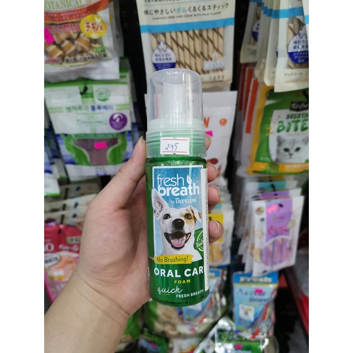 Xịt thơm miệng cho chó mèo Tropiclean 118ml xuất xứ Mỹ Tropiclean Fresh Breath Oral Care Spray