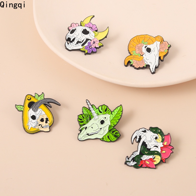 Ghim cài áo MISS ZOE hình đầu lâu phong cách gothic cá tính