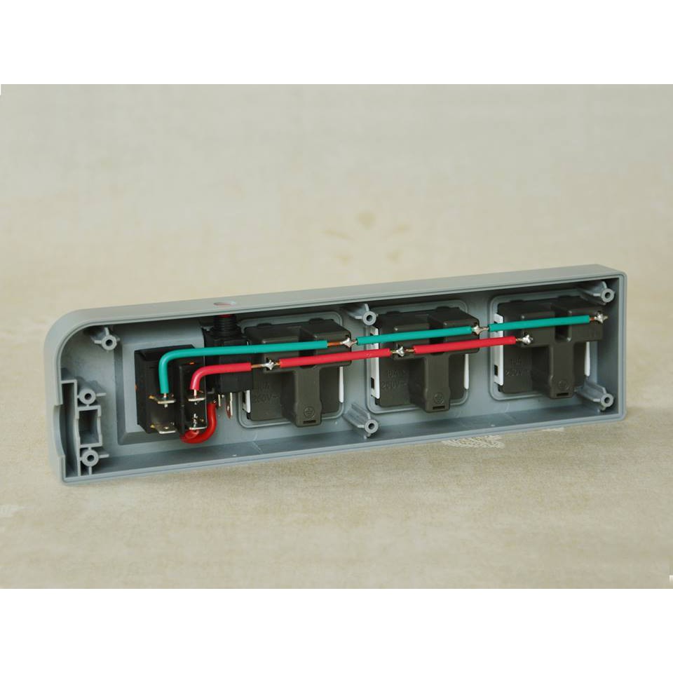 Ổ cắm nối dài DoBo U805 - 5 ổ cắm 16A 3 Mét