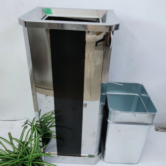 Thùng rác inox vuông gạc tàn sọc đen