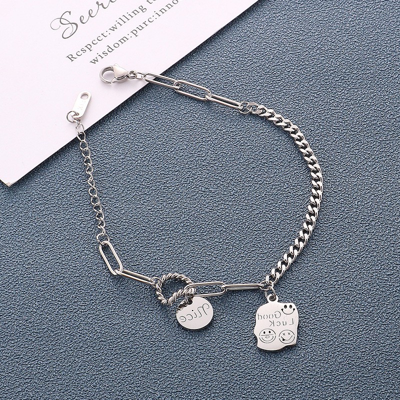 Lắc tay titan không đen siêu hot siêu xinh