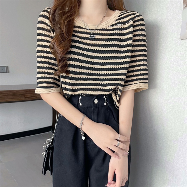 Áo lửng nữ len đan Leeva Shop phối sọc nhẹ nhàng A388