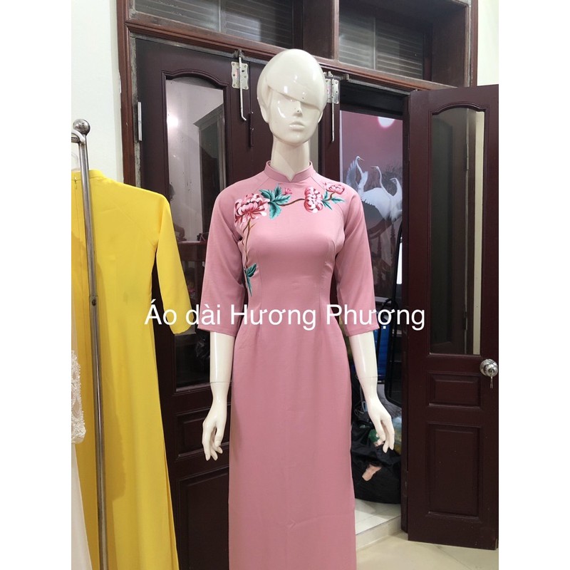Áo dài vẽ tay nhẹ nhàng