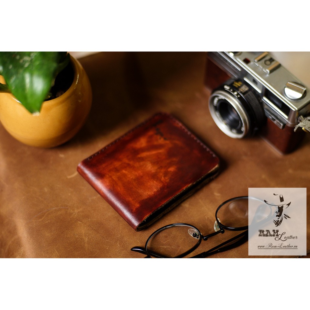 Ví nam Da Bò Italia Vegtan RAM Leather Khắc Trống Đồng Việt Nam Màu Gỗ Mahogany