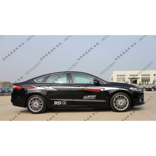 Tem xe ô tô phong cách thể thao TX05 trắng đỏ