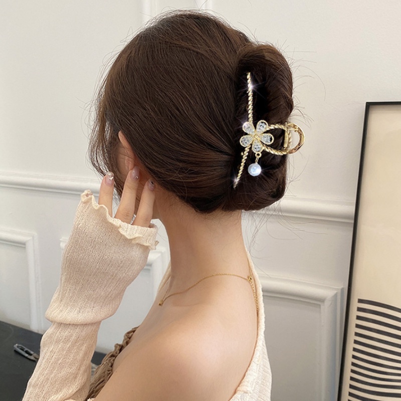 Kẹp Tóc Càng Cua Lớn Bằng Kim Loại Hình Hoa Đính Ngọc Trai Sang Trọng Thời Trang Chất Lượng Cao Cho Nữ