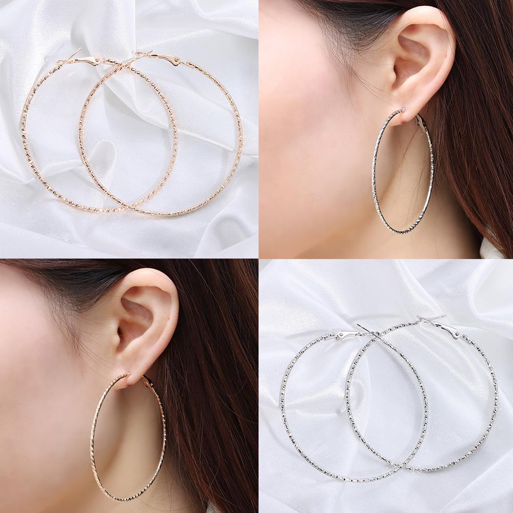 Bông Tai Hình Tròn Lớn Bằng Kim Loại Lấp Lánh Phong Cách Hàn Quốc