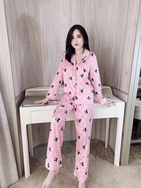 Bộ lụa satin cao cấp họa tiết thương hiệu nhiều mẫu hot | BigBuy360 - bigbuy360.vn