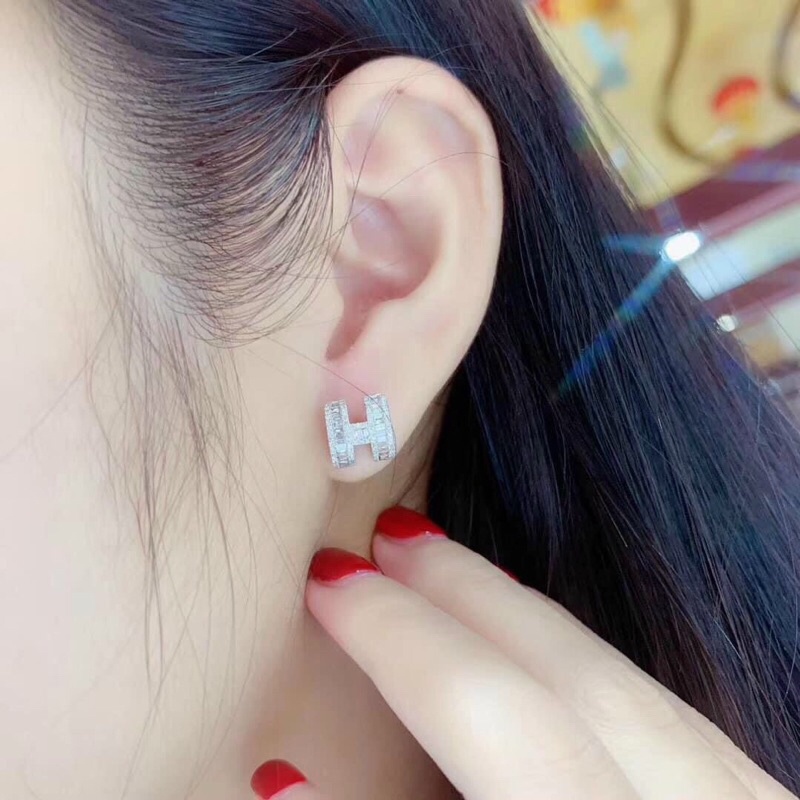 𝗕𝗼̂𝗻𝗴 𝘁𝗮𝗶 chữ H full đá bagguet siêu sáng xi bạch kim KAMI trang sức sỉ