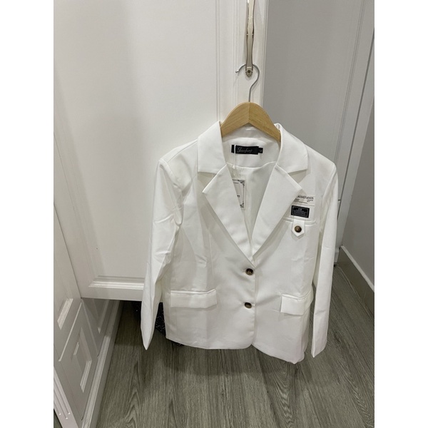 Thanh lí áo blazer trắng newtag