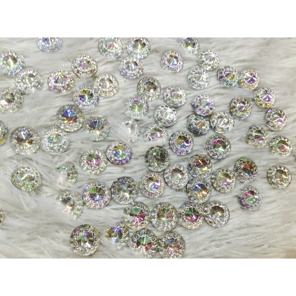 Set 10 Hạt đá acrylic kết áo tròn chóp viền hoa 3d ánh 7 màu size 8mm và 1cm